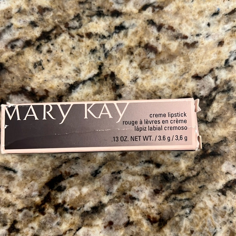 Mary Kay creme lipstick Hibiscus